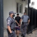 Envolvido em assalto foi levado para o plantão policial (Foto: Silvio Romeiro/ Araçatuba Acontece)