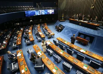 Plenário do Senado Federal durante sessão deliberativa ordinária semipresencial.