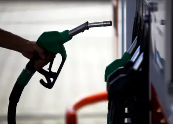 Gasolina ultrapassa R$ 7 o litro em quatro estados