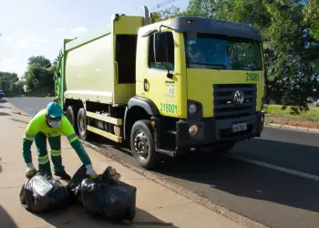 A coleta de lixo seguirá os horários normais na quinta  e sexta-feira