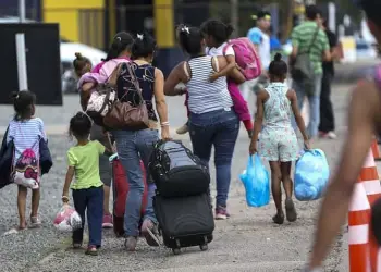 mulheres e crianças refugiados da venezuela