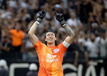 Nas penalidades máximas goleiro Cássio brilha com defesa (© Rodrigo Coca/Ag. Corinthians)