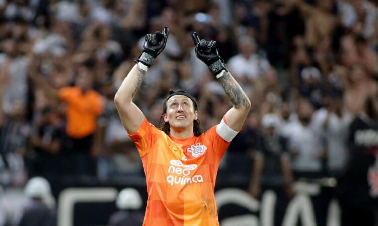 Nas penalidades máximas goleiro Cássio brilha com defesa (© Rodrigo Coca/Ag. Corinthians)