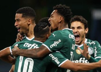 Jogadores do Palmeiras comemoram gol contra o Bragantino - Crédito: Cesar Greco/Palmeiras