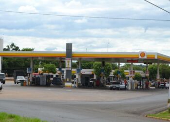 Posto de Gasolina Caneco de Ouro, em Penápolis