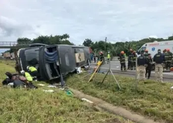 Acidente envolve ônibus de dupla sertaneja