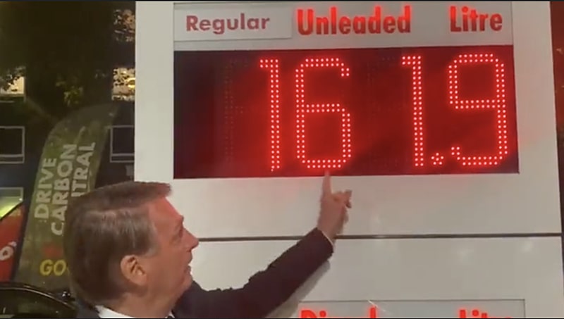 bolsonaro em posto de gasolina londres