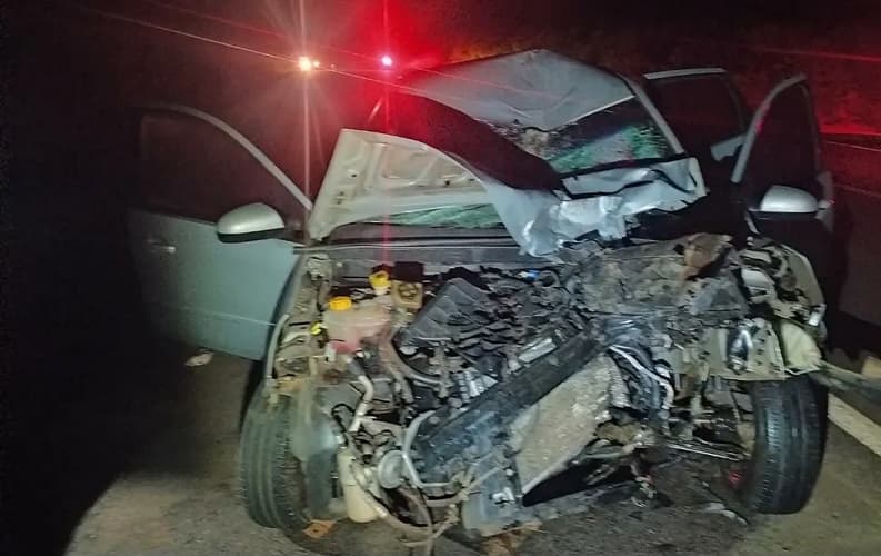 Acidente entre carro e moto foi registrado em Guzolândia (SP) — Foto: Polícia Militar Rodoviária/Divulgação