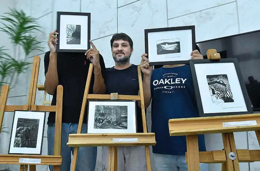 O trabalho dos artistas foi supervisionado pelo professor William Menkes - Foto: Angelo Cardoso/Câmara Municipal