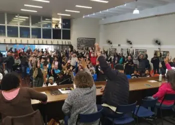 Categoria decidiu pela greve em assembleia realizada dia 29 de abril em SP (Foto: Sitsesp)