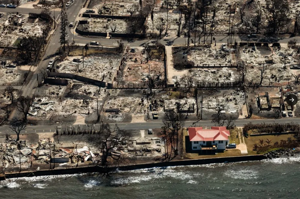 casa vermelha sobrevive incendio hawai