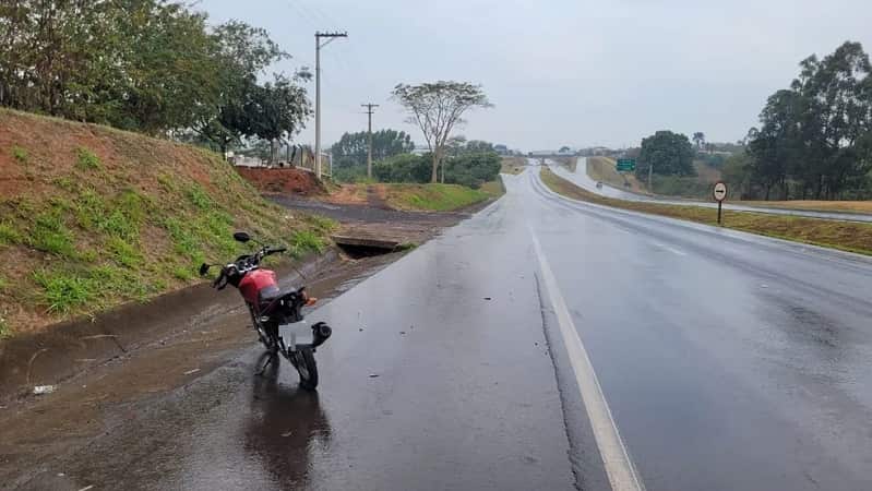 Moto utilizada pela vitima e o namorado em Bálsamo (SP) — Foto: Arquivo pessoal