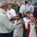 Prefeito foi recebido por servidores e alunos de uma escola da rede municipal - Foto: Divulgação