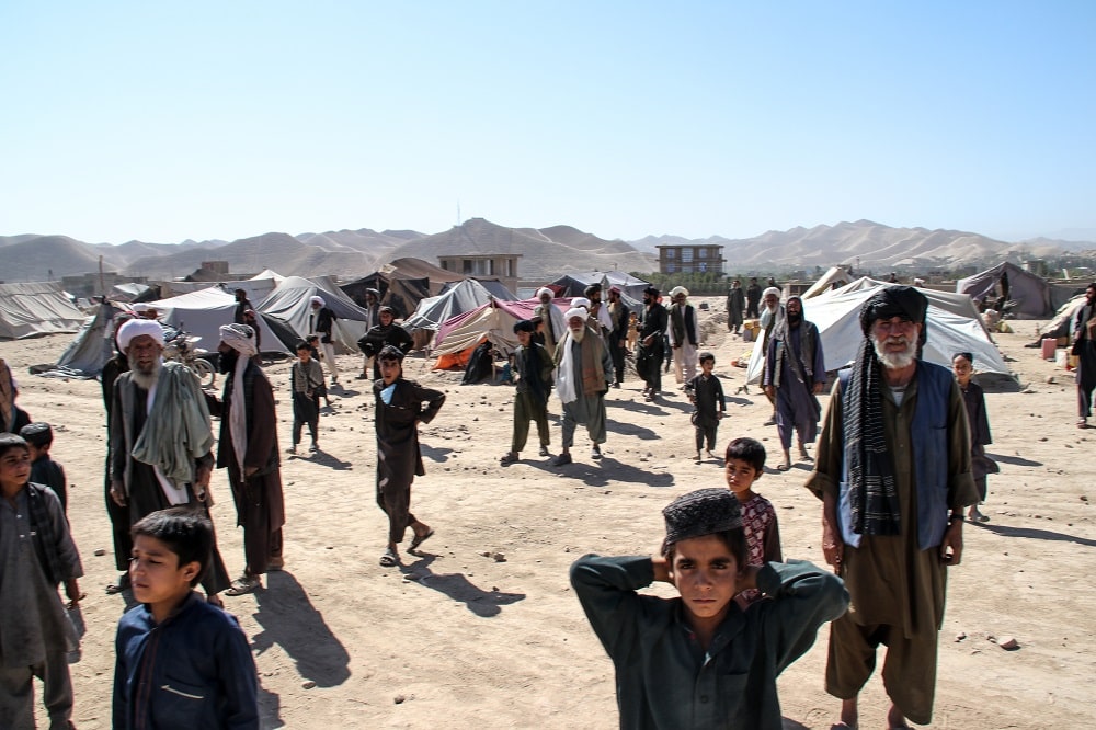 Vida diária da aldeia de refugiados em Badghis, Afeganistão, no deserto. — Foto de trentinness@hotmail.com