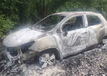 Carro das vítimas foi encontrado incendiado na zona rural