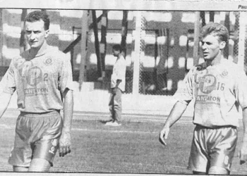 Dorival Júnior (à esquerda) em treino no estádio Adhemar de Barros, em Araçatuba, em maio de 1996 - Foto: Paulo Gonçalves