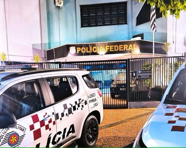 Procurado pela Interpol por crime de estupro foi preso em Dracena (SP) e encaminhado à Delegacia de Polícia Federal de Araçatuba (SP) — Foto: Polícia Militar