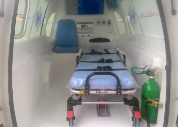 ambulancia paciente maca min