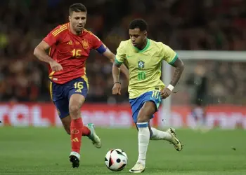 Rodrygo teve bom desempenho nos amistosos de março pela Seleção Brasileira (Créditos: Rafael Ribeiro/CBF)