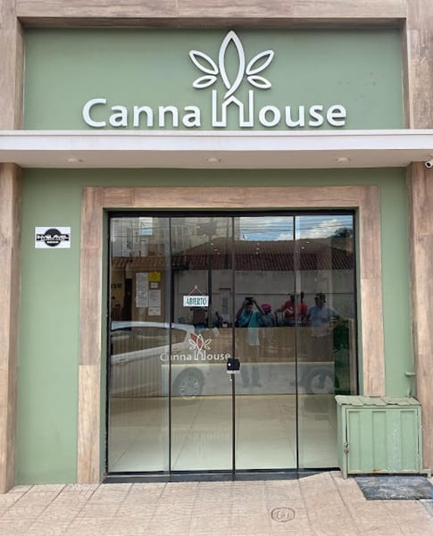 Casa de maconha min