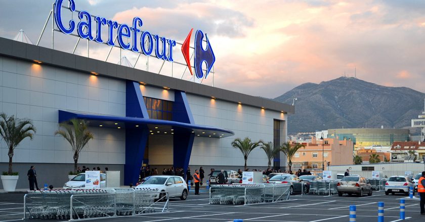 Fachada do Carrefour