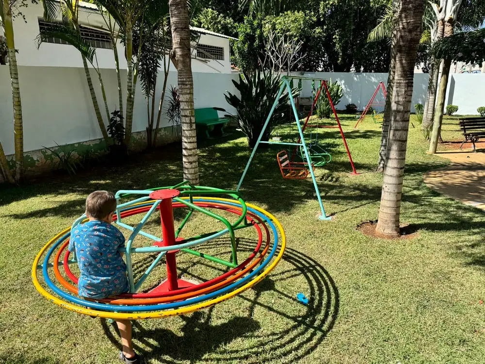 playground na pediatria da Santa Casa de Birigui