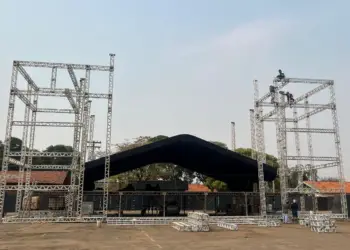 montagem de palco na Expo Aracatuba