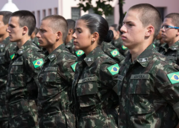 Cadetes na Escola de Preparação do Exército (ESPCEX) — Foto: Reprodução/ESPECEX