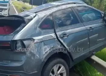 Veículo após capotamento na Rodovia SP-300 — Foto: Artesp / Reprodução